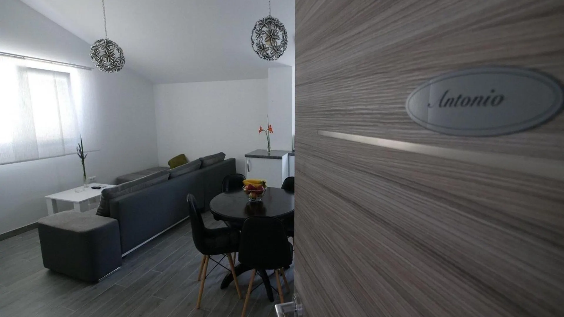 Apartments Maza - One Bedroom Apartment Antonio Zadar